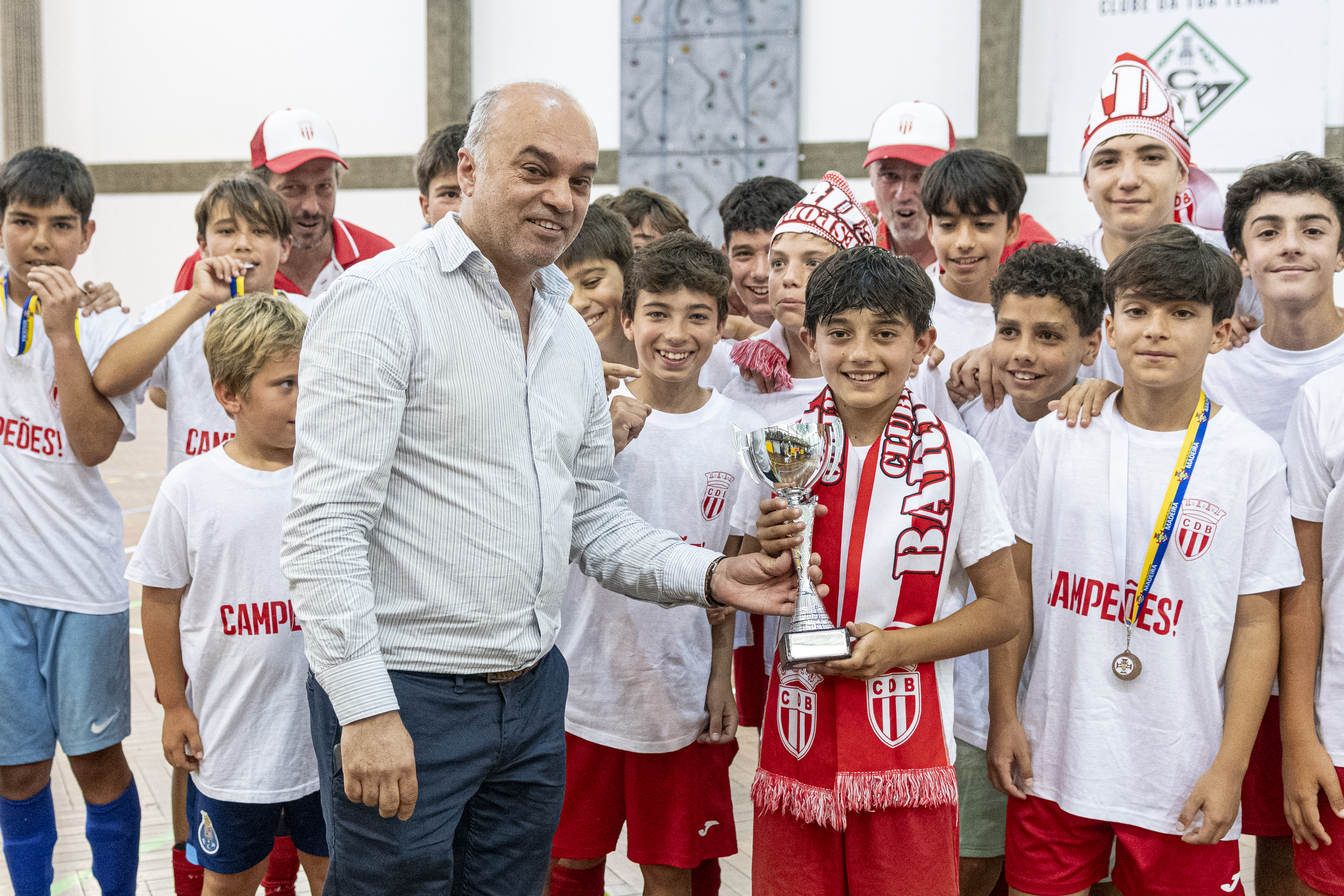 Futsal: infantis do Barreirense erguem a Taça